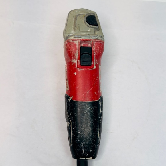 Milwaukee 6130-33 7.0 Amp 4-1/2" Angle Grinder - Picture 6 of 12